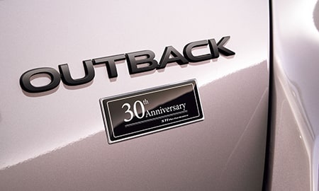 レガシィ　アウトバック　記念ピンバッジ 世界100個限定 歴代 レガシィアウトバック記念ピンバッジセット - メルカリ